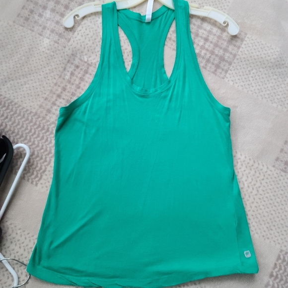 4 Fabletics tank tops SIZE Small & XS - Picture 9 of 14